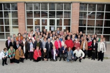 L’intercanvi de casals de gent gran entre els municipis de Tona i Sant Quintí de Mediona porta el grup a visitar el Camp de les Lloses i a fer la Ruta de l’Aigua de Tona amb carrilet el 30 d’abril de 